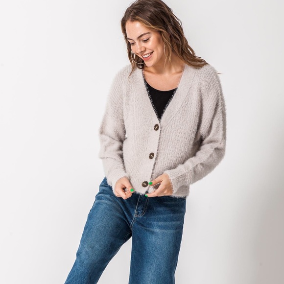 NWT🥰 Long Sleeve Fuzzy Sweater Cardigan - Picture 3 of 4